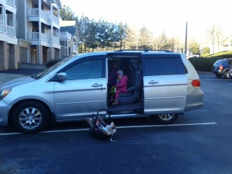 Das Auto ist so lang, das der vordere Teil nicht mal auf das Foto gepasst hat:)